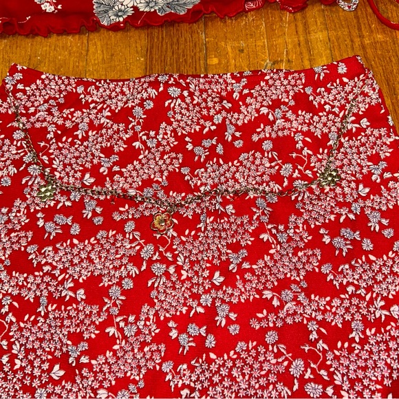 Red and white  floral top and skirt set. Youth XL (16)
Fits a small. - Picture 3 of 7